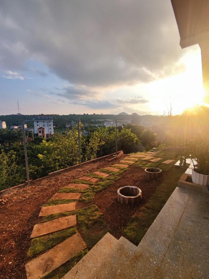 Flourish Homestay Моктяу Экстерьер фото